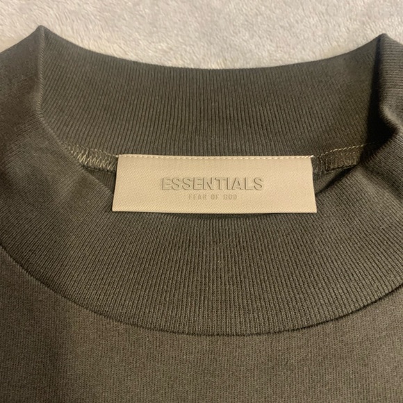 Essentials 2 piece - Picture 2 of 11
